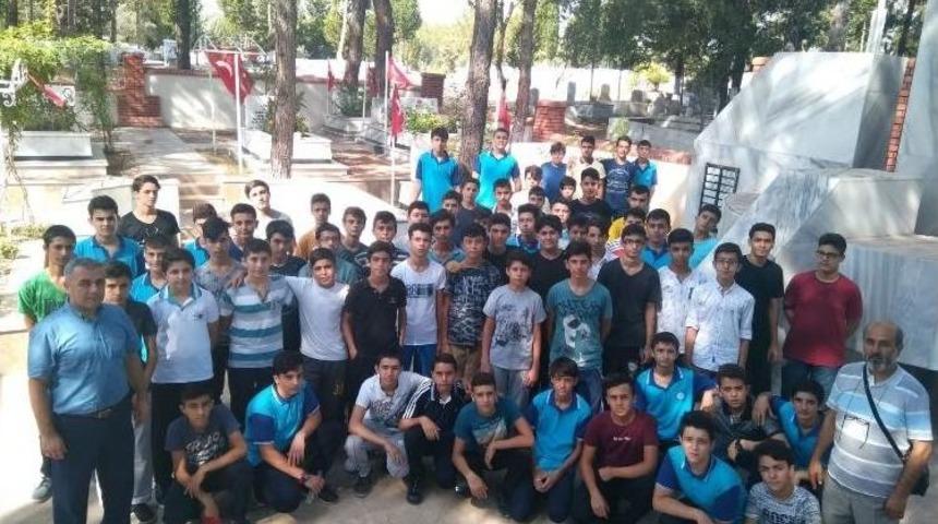 15 Temmuz Şehitleri, Osmaniye&rsquo;de İmam Hatip Lisesi &Ouml;ğrencileri Tarafından Anıldı