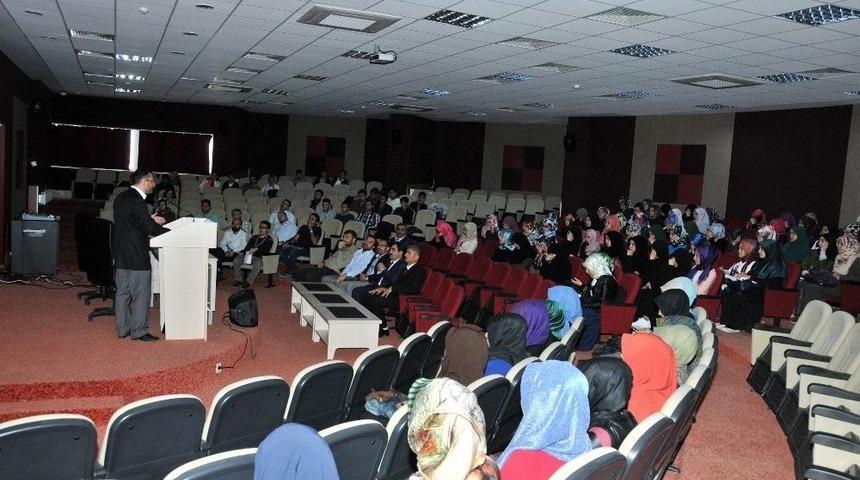 Km&uuml;&rsquo;de Kerbela Konulu Konferans D&uuml;zenlendi