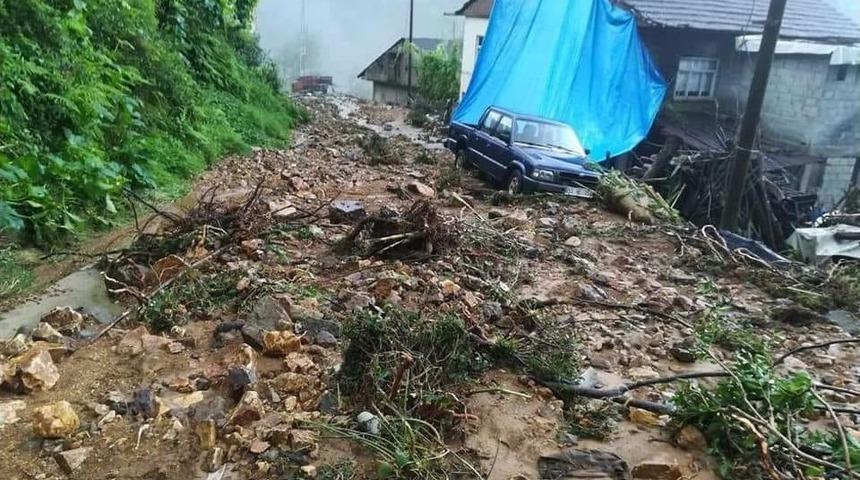 Rize&rsquo;nin Pazar Ve Ardeşen İl&ccedil;esinde D&uuml;n Gece Yağan Yağmurun Ardından Selin Tahribatı Ortaya &Ccedil;ıkıyor