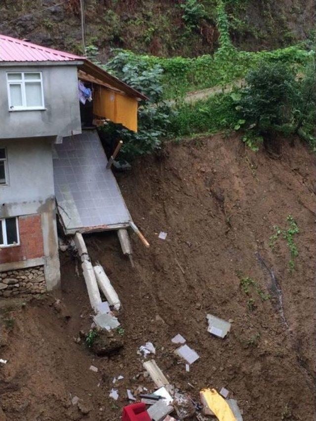 Rize’nin Pazar Ve Ardeşen İlçesinde Dün Gece Yağan Yağmurun Ardından Selin Tahribatı Ortaya Çıkıyor