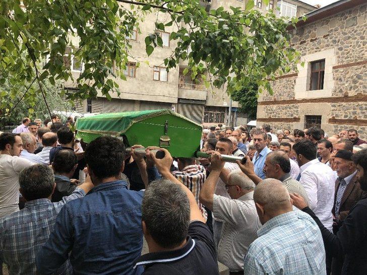 Baltahanenin Fatih Ağabeyisi Son Yolculuğuna Uğurlandı G2