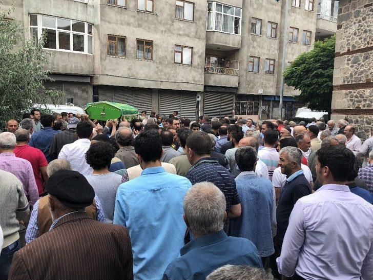 Baltahanenin Fatih Ağabeyisi Son Yolculuğuna Uğurlandı G3