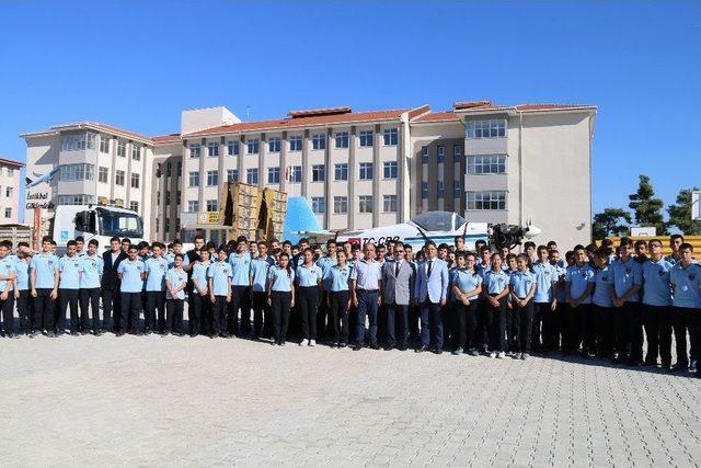 U&ccedil;ak Okuluna Tır&rsquo;la U&ccedil;ak Geldi 2