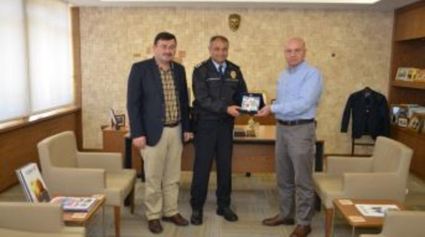 M&uuml;d&uuml;r Şenol Bezek&rsquo;ten, Belediye Başkanı Saraoğlu&rsquo;na Veda Ziyareti