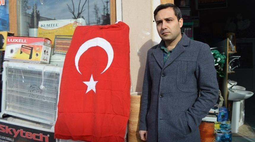 Mardin Esnafından &lsquo;zeytin Dalı&rsquo;na Bayraklı Destek