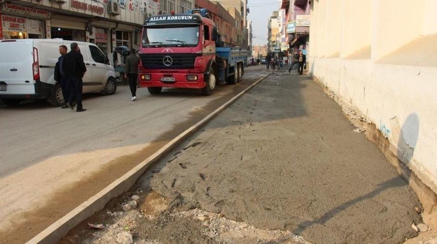 Silopi&rsquo;de Kaldırım &Ccedil;alışmaları Devam Ediyor