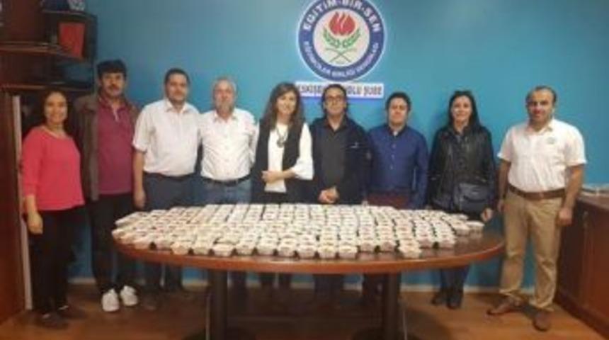 Eğitim Bir-sen&rsquo;den Aşure İkramı