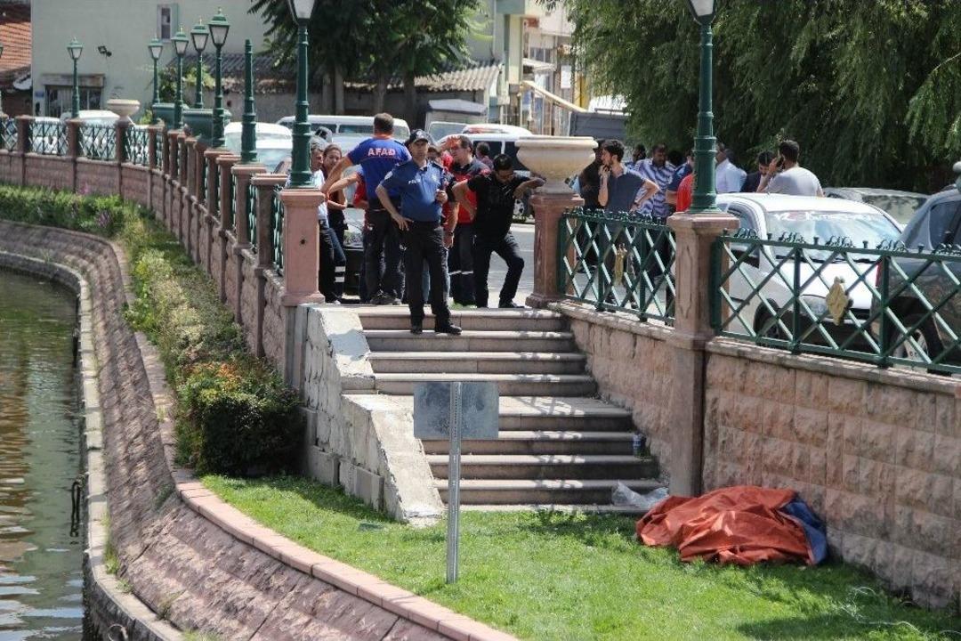 K&ouml;peğinin Peşinden Porsuk &Ccedil;ayı&rsquo;na Atlayan Vatandaşın Cesedine Ulaşıldı