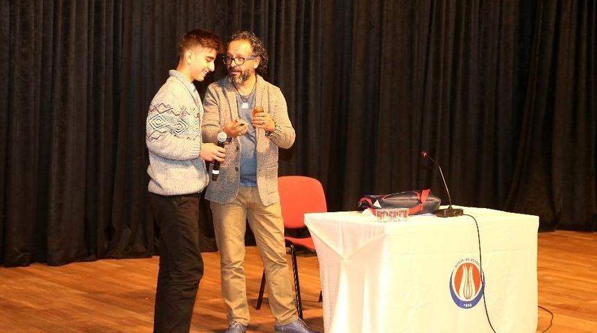 &Uuml;nl&uuml; Yazar Sinan Yağmur Sincan&rsquo;da