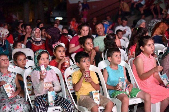 Alanya’da Gezici Açık Hava Sineması Gösterime Başladı