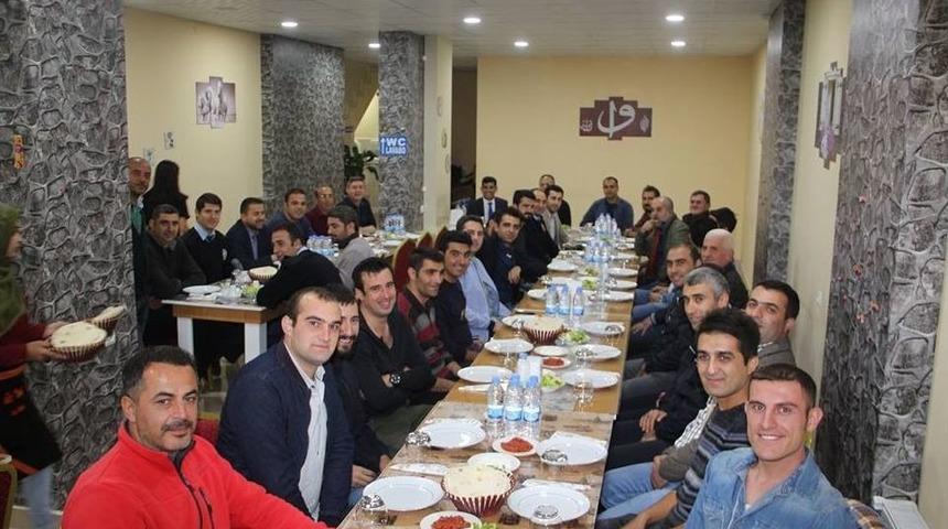 Emniyet Personeli, Emekli Olan M&uuml;d&uuml;r&uuml;n&uuml; Uğurladı