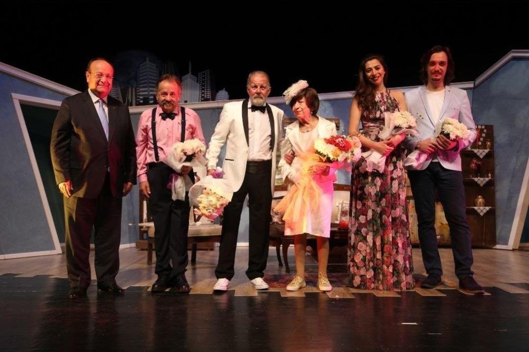 &rsquo;kırkından Sonra&rsquo; Efeler Halkını Kahkahaya Boğdu