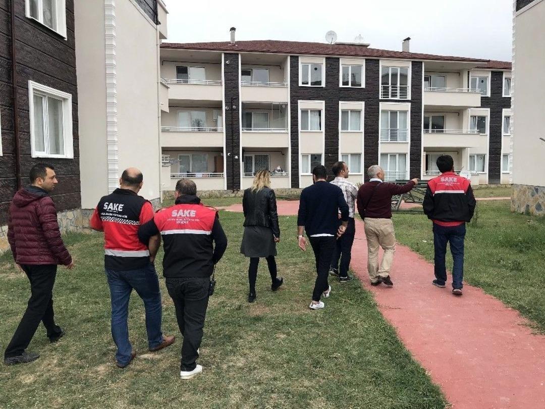 Binada Oluşan &Ccedil;atlaklar Afad Ekiplerini Harekete Ge&ccedil;irdi