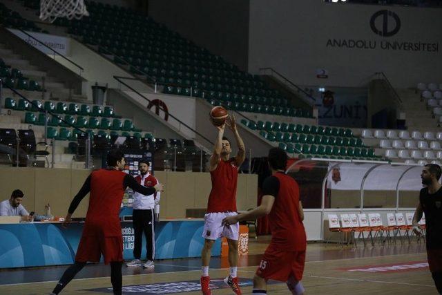 Eskişehir Basket’te İstanbul Bbsk Hazırlıkları Sürüyor