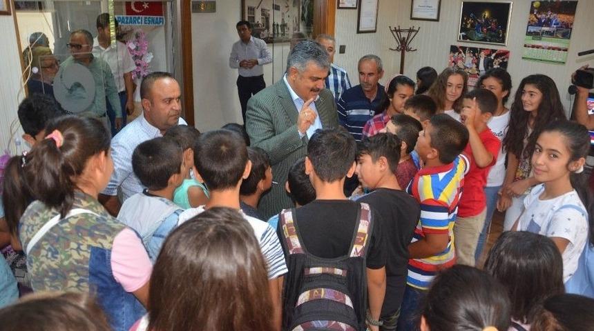 &Ccedil;ocuklar Başkan &Ouml;zg&uuml;ven&rsquo;in Misafiri Oldu