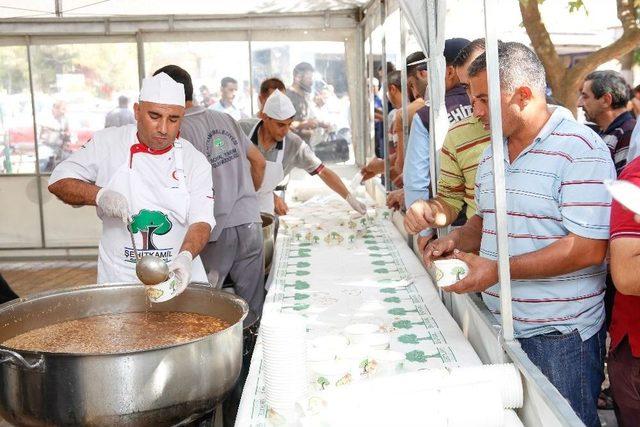 Gaziantep’te 11 Bin Vatandaşa Aşure İkramı