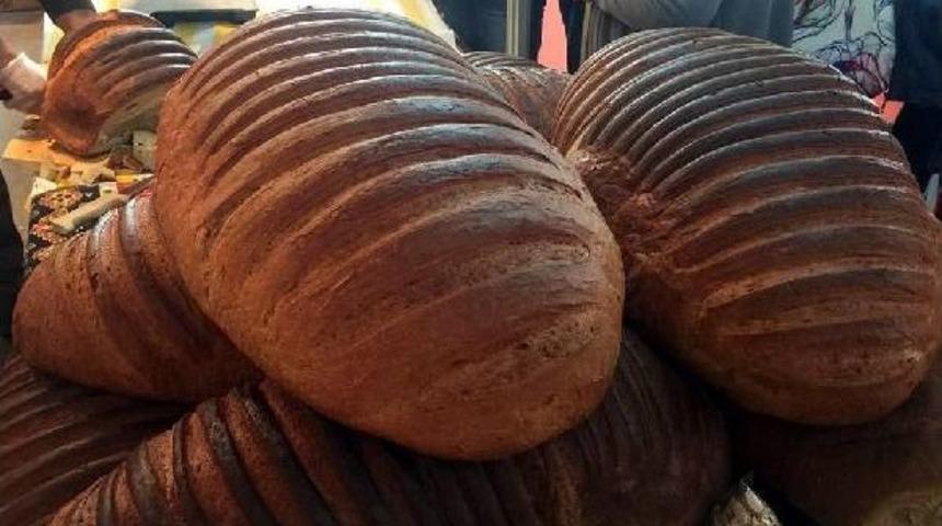 Zonguldak Tarım Fuarında 8 Kiloluk Taş Fırın Ekmeği