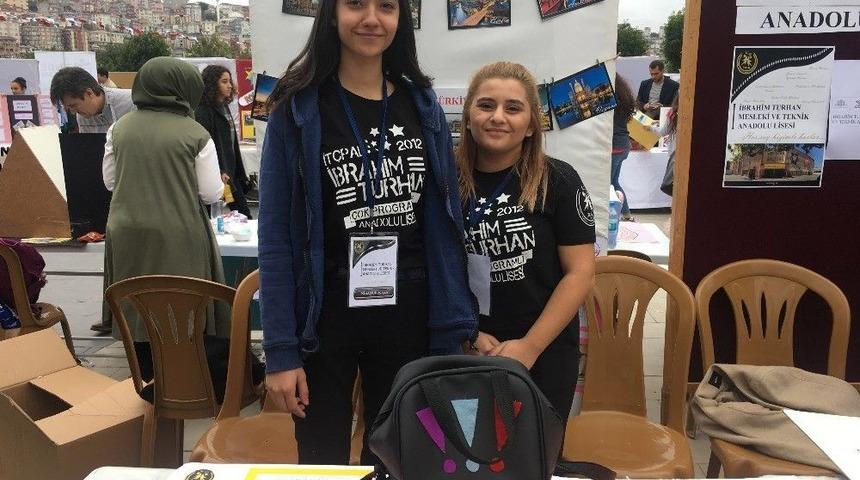 &Ouml;ğrencinin G&ouml;rme Engelliler İ&ccedil;in Tasarladığı &Ccedil;antaya Yoğun İlgi