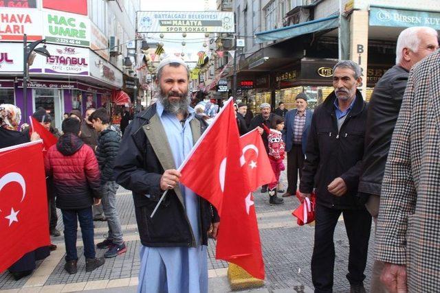 Malatya’da 44 Bin Türk Bayrağı Dağıtıldı