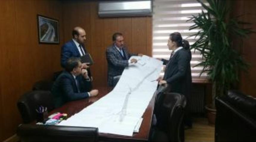 Başkan Akdemir, Karayolları B&ouml;lge M&uuml;d&uuml;r&uuml;n&uuml; Ziyaret Etti