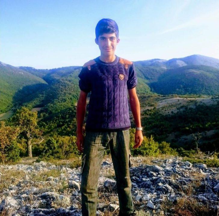 Koyununu Kaybeden Küçük Çoban Dağa Kaçtı G3