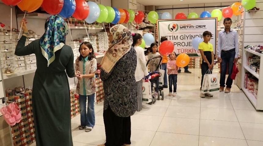 Avrupa Yetim-der 50 Yetim Aileyi Giydirdi