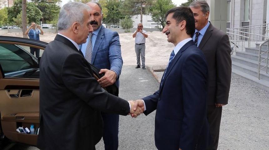 Vali Kam&ccedil;ı&rsquo;dan Kurum Ziyaretleri
