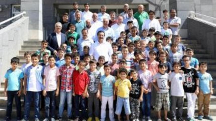 “öğrencilerimizin Mutluluğu İçin Çalışıyoruz”