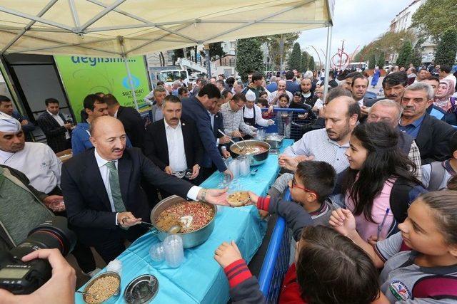 Sultangazi Aşureye Doydu