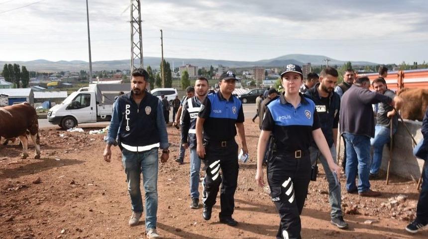 Kars&rsquo;ta Polisten Bayram &Ouml;ncesinde Sahte Para Uyarısı