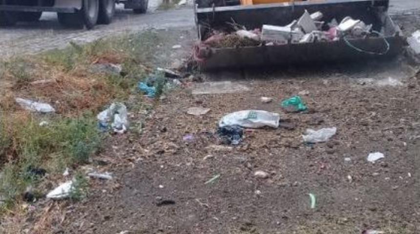 &Ccedil;aldıran&rsquo;da Temizlik &Ccedil;alışmaları Aralıksız Devam Ediyor