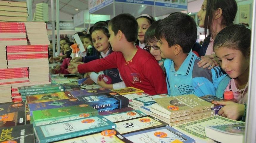 Elazığ&rsquo;da Kitap Fuarına Yoğun İlgi, Ziyaret&ccedil;i 50 Bini Ge&ccedil;ti