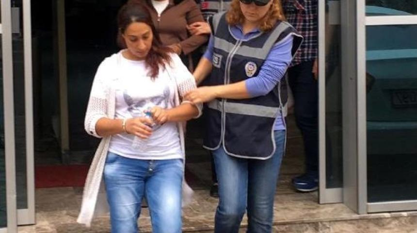 30 Bin Lira Değerinde Altın Ve Para Çalan Kadınları Güvenlik Kameraları Ele Verdi