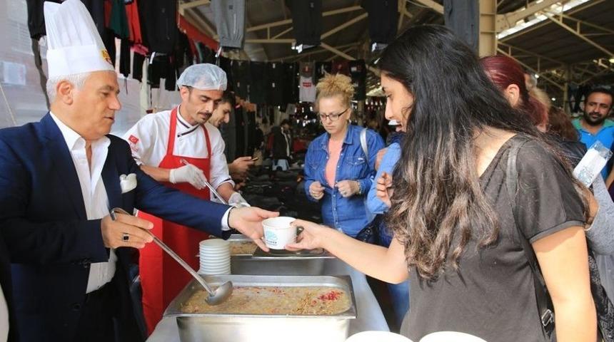 Aşureler Başkandan