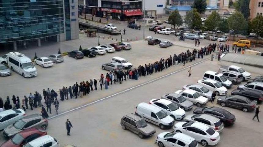 Teknoloji Mağazası A&ccedil;ılışında Indirim Izdihamı