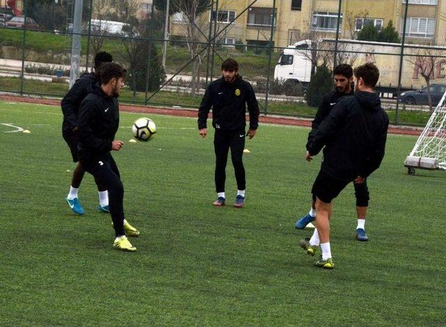 Lider Aliağaspor Sahasında Bornova’yı Konuk Edecek