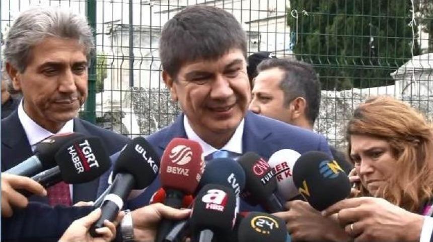 Erdoğan Cuma Namazını Fatih'te Kıldı,mezun Olduğu Okulun A&ccedil;ılışına Katıldı