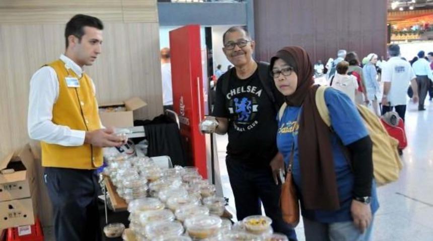 Yabancı Turistlerden Aşure&rsquo;Ye B&uuml;y&uuml;k Ilgi