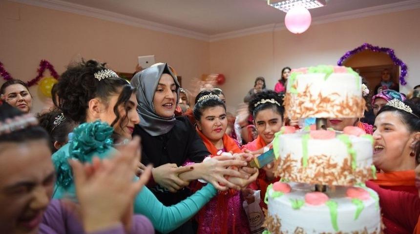 Engelli Kadınların Gelin Olma Hayalleri Ger&ccedil;ek Oldu