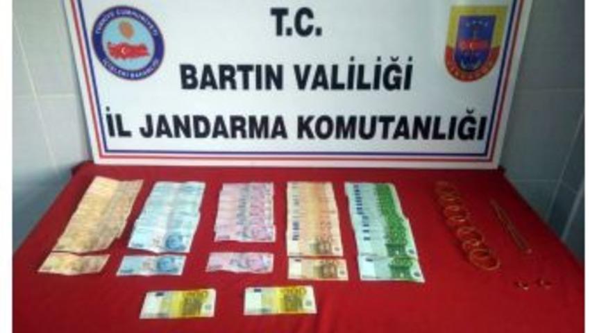 Yaşlı &Ccedil;ifti &rsquo;polisim&rsquo; Diye Kandırıp Ka&ccedil;an Zanlı Yakalandı