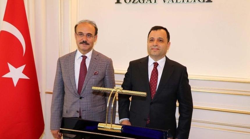 Aym Başkanı Arslan, Yozgat Valisini Makamında Ziyaret Etti