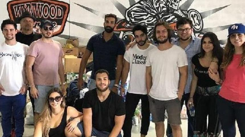 Trump'ın Fırlattığı Kağıt Havlulardan Rahatsız Oldu, 6 Kamyon Yardım G&ouml;nderdi