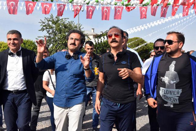 Yılmaz Erdoğan, m&uuml;jdeyi Vizontele nin &ccedil;ekildiği yerden verdi 4