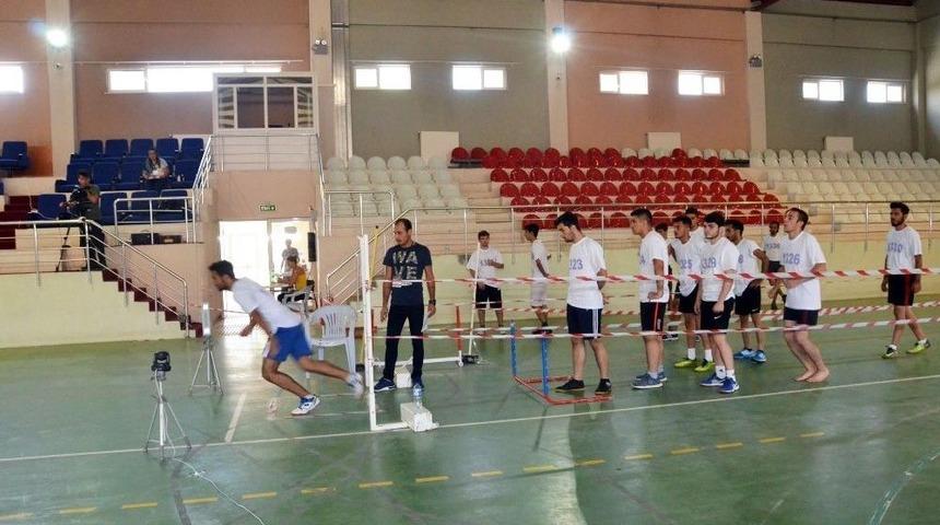 &Uuml;niversitede &Ouml;zel Yetenek Sınavı İ&ccedil;in 682 &Ouml;ğrenci Başvuru Yaptı