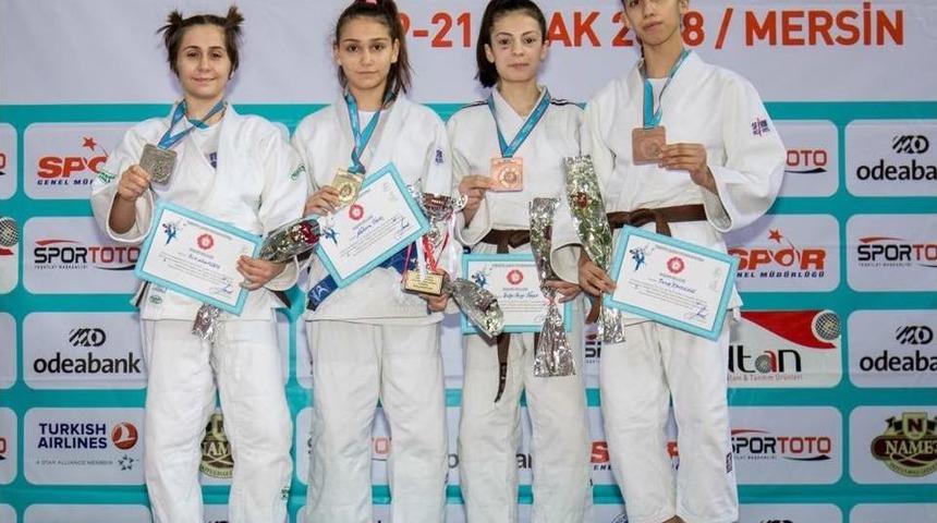 Judocular Mersin&rsquo;den Madalyalarla D&ouml;nd&uuml;
