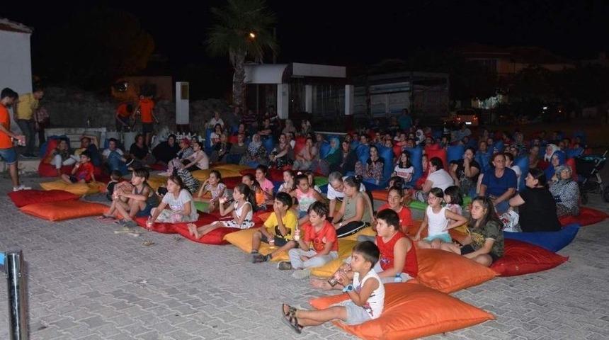 G&uuml;zelhisar&rsquo;da Yıldızlar Altında Sinema Keyfi