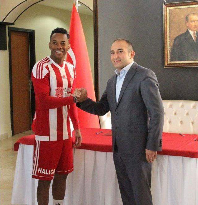 Sivasspor’a Yeni Forma Sponsoru