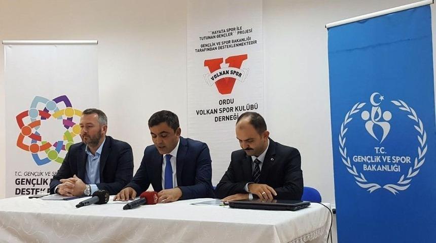 Gen&ccedil;ler Hayata Spor İle Tutunacak