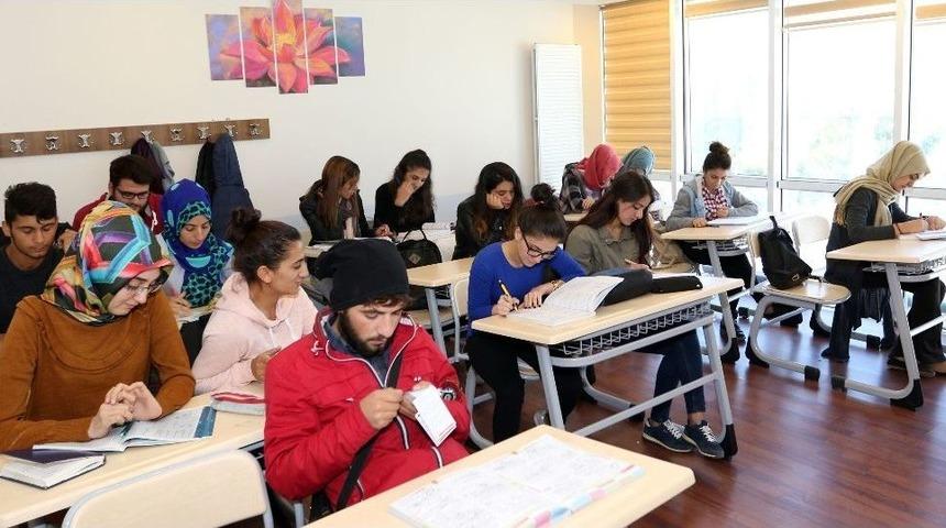 Van B&uuml;y&uuml;kşehir&rsquo;den Eğitime &lsquo;s&uuml;rekli&rsquo; Destek