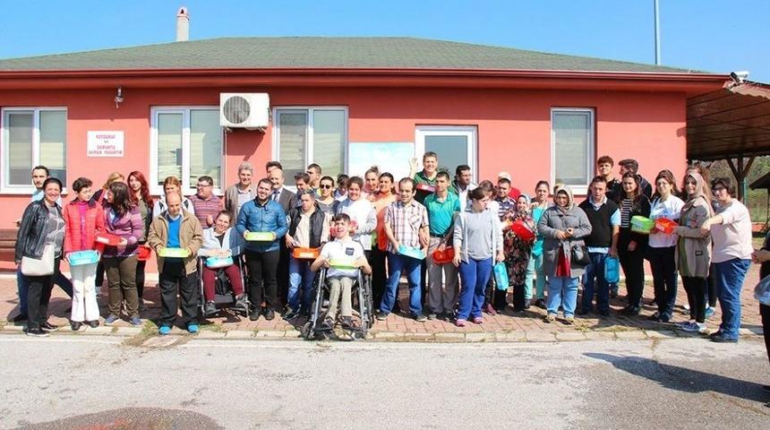 Ge&ccedil;ici Bakımevine Anlamlı Ziyaret